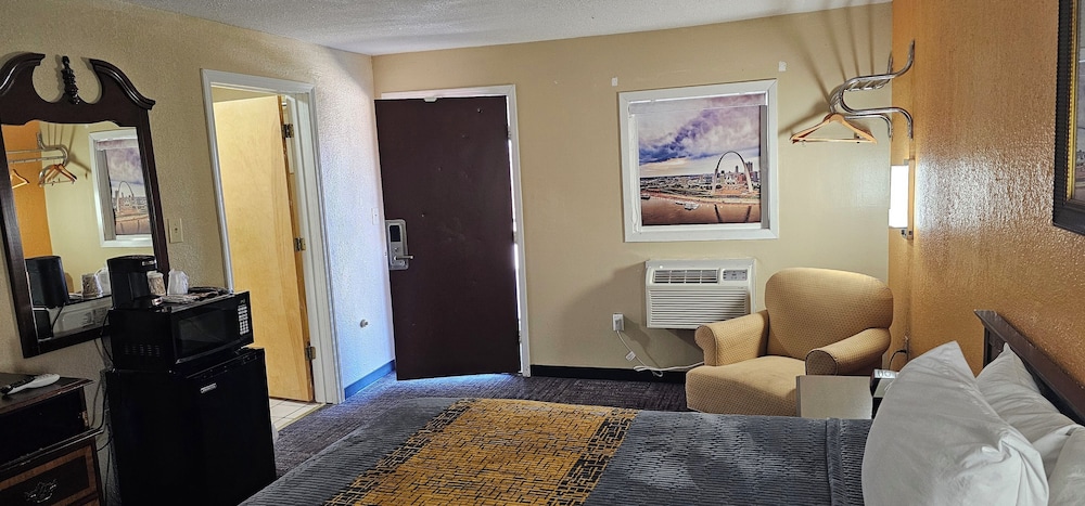 Indian Mound Motel — Fairmont