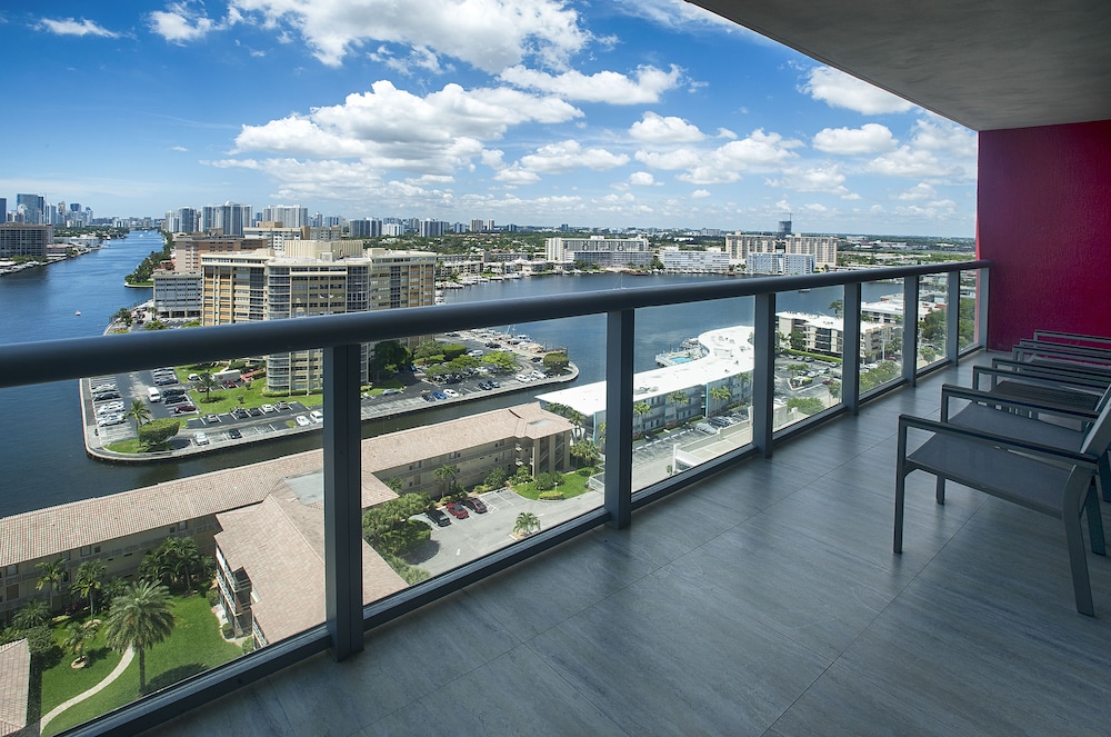 Private Residences at Beachwalk by SoFla Vacations - photo 25