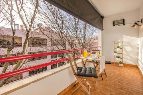 Cantinho em Cascais Spacious 3BR with Balconies — 4-Star Luxury Hotel in Cascais, Portugal