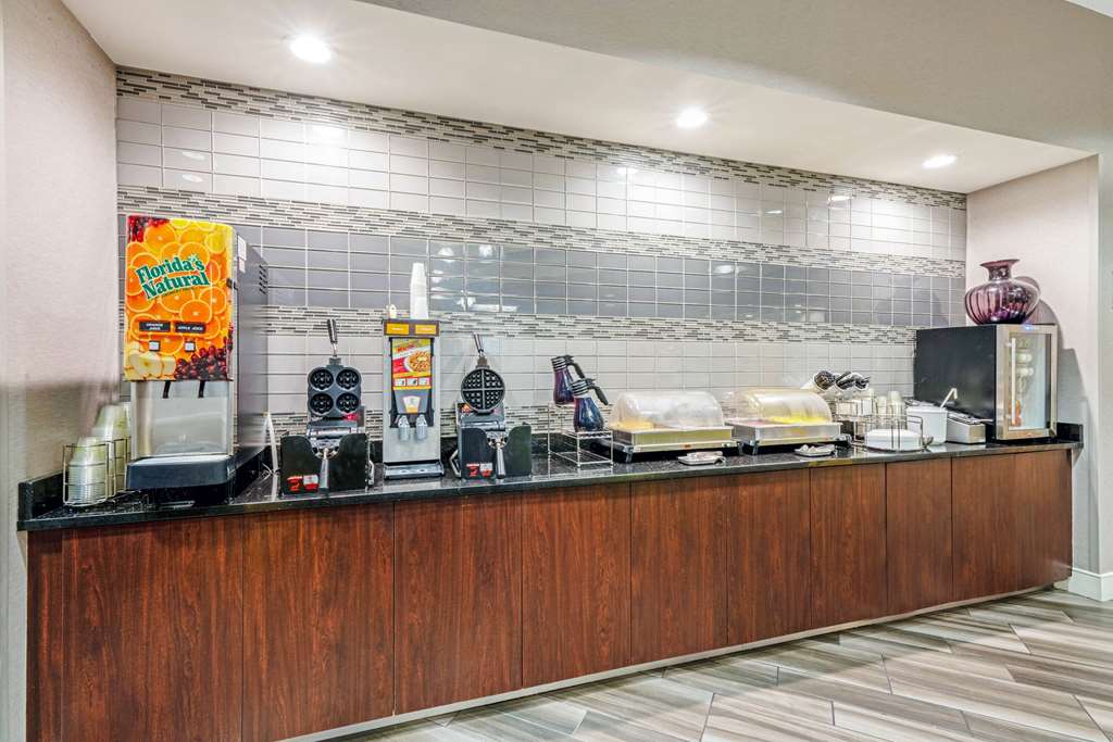 La Quinta Inn & Suites by Wyndham Orem University Pwy Provo - photo 61