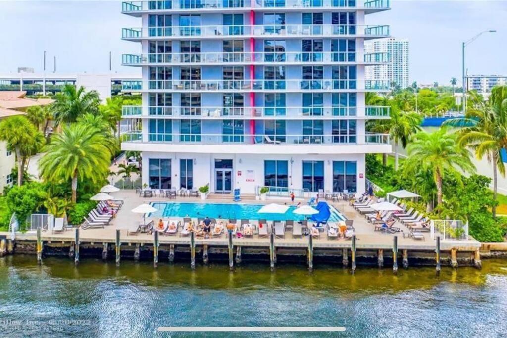 Cozy & Comfortable 1BR Apt in Miami Beach 2804A — 4-Star Luxury Hotel in Hallandale Beach, United States