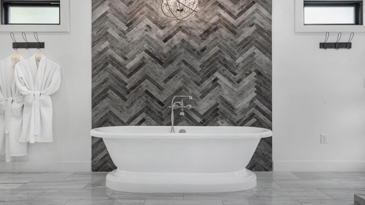 An Enchanted Hideaway outdoor fireplace hot tub in Fredericksburg, United States