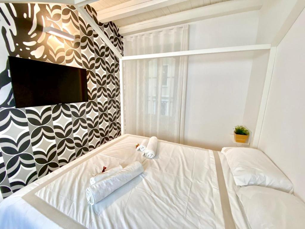 1min Da Lago E Duomo Prestigioso Appartamento — 4-Star Luxury Hotel in Como, Italy