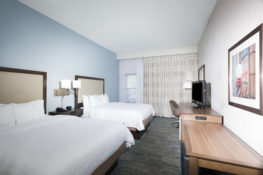 Hampton Inn Mount Airy - photo 4