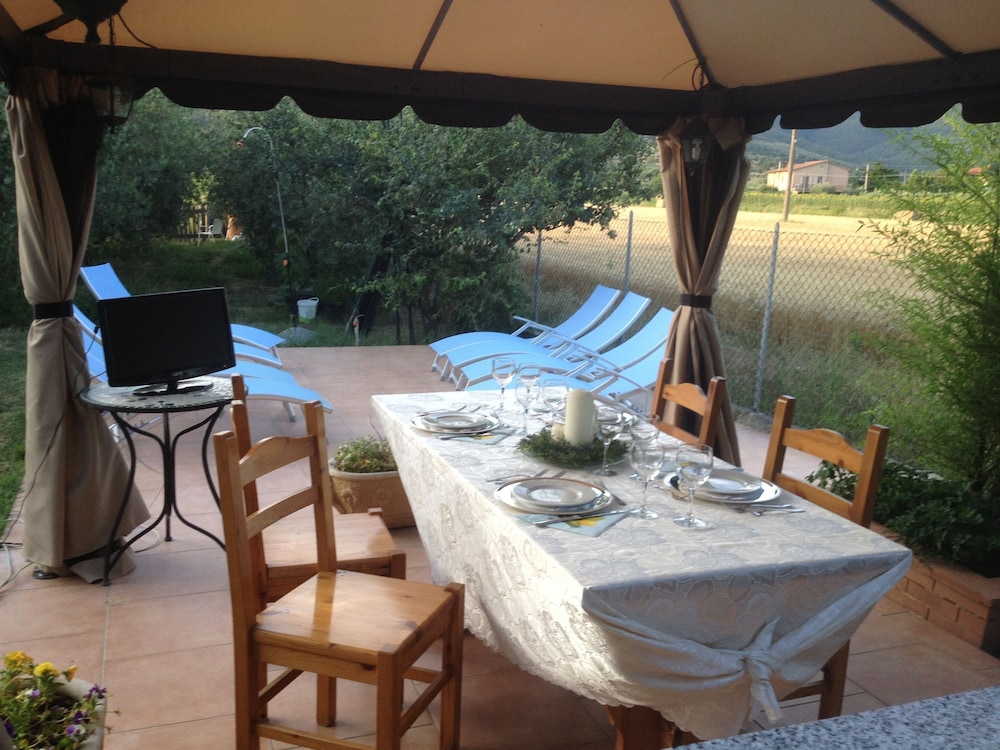 Al Giardino Degli Ulivi — hotel in Tuoro Sul Trasimeno