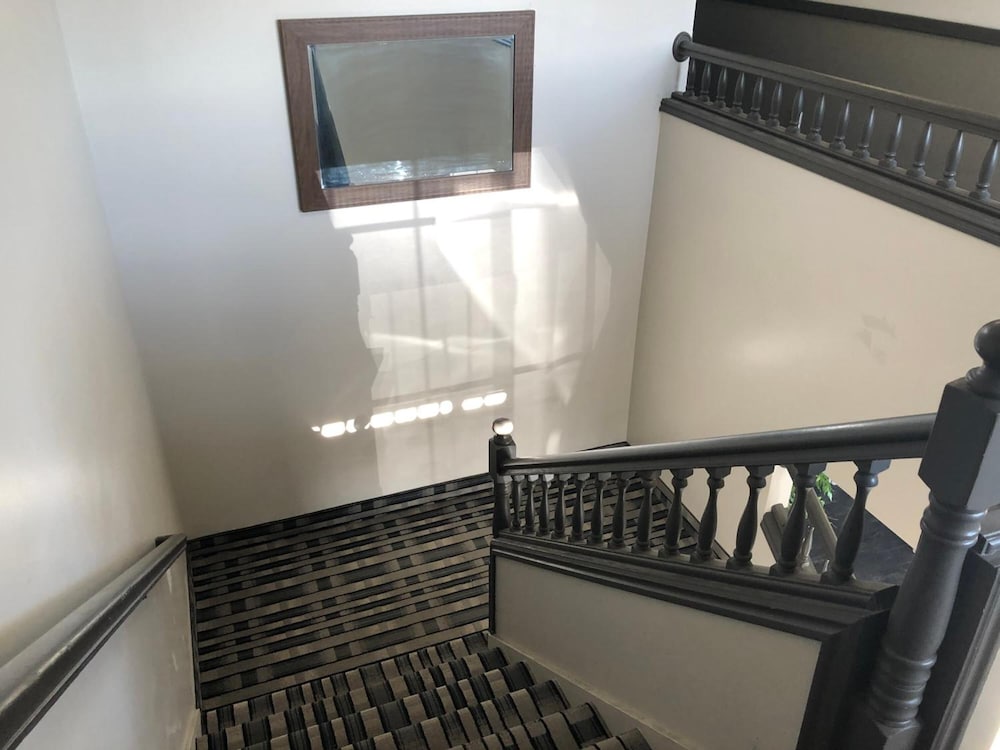 Ameri Stay Inn & Suites - photo 18