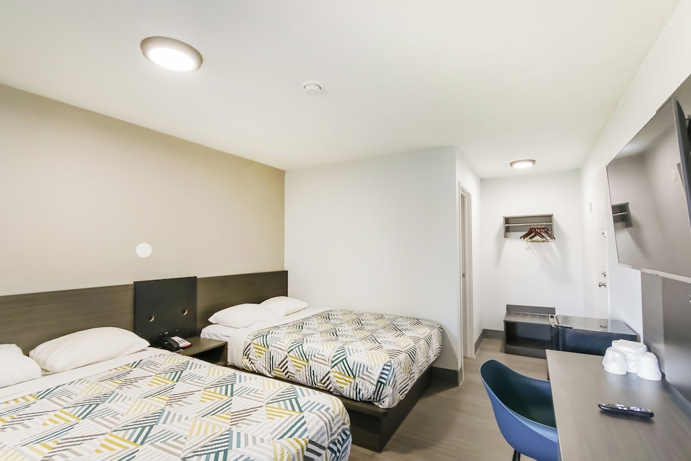 Motel6 Topeka KS Northwest - photo 22