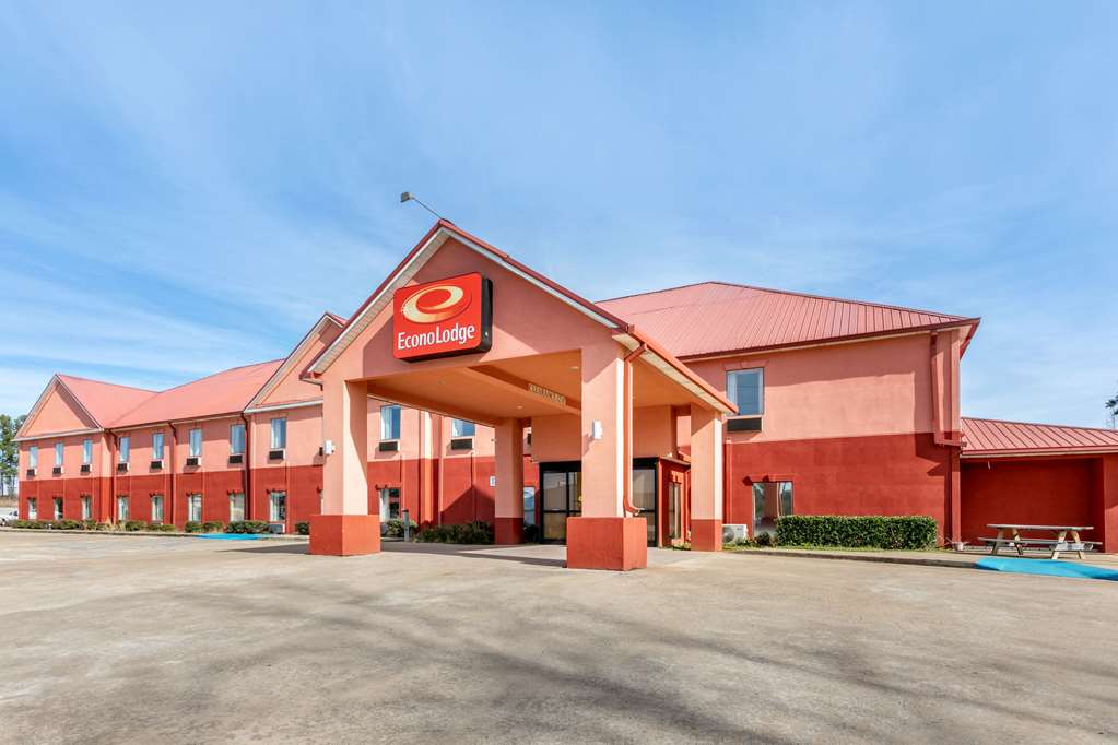 Econo Lodge - carbon neutral hotel in Eutaw