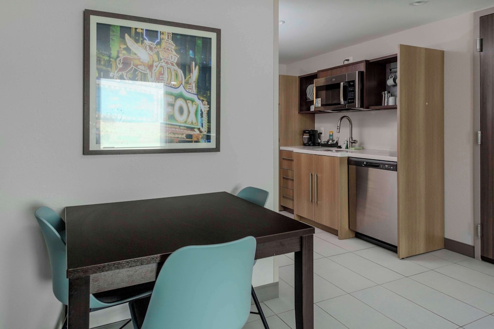 Home2 Suites by Hilton Northville Detroit - photo 10