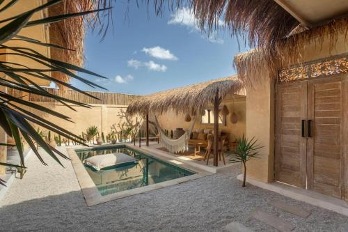 Villa Sol Lovely Mediterranean style 3BR W Pool. — 4-Star Luxury Hotel in Bali, Indonesia