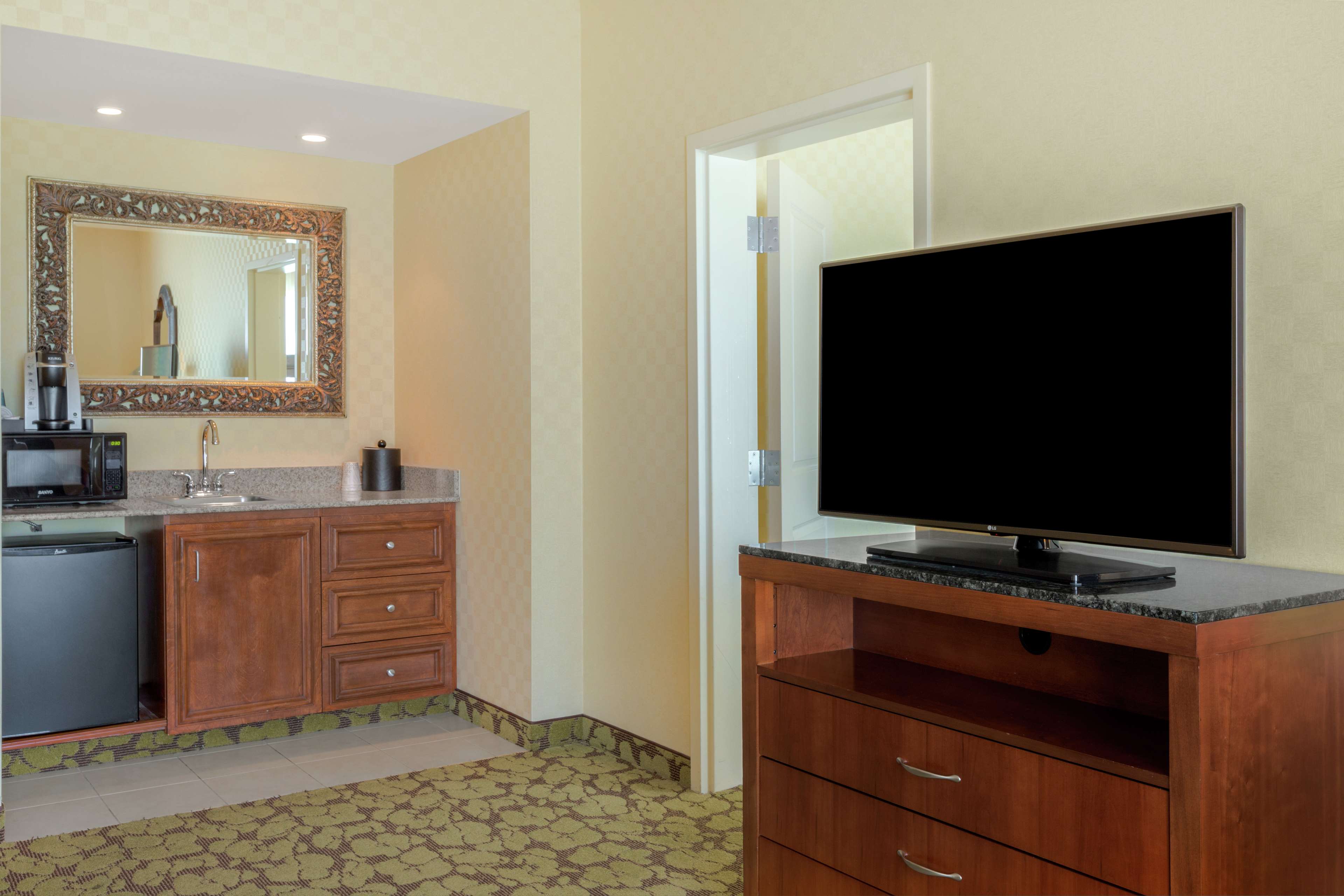 Hilton Garden Inn Sacramento Elk Grove - photo 21