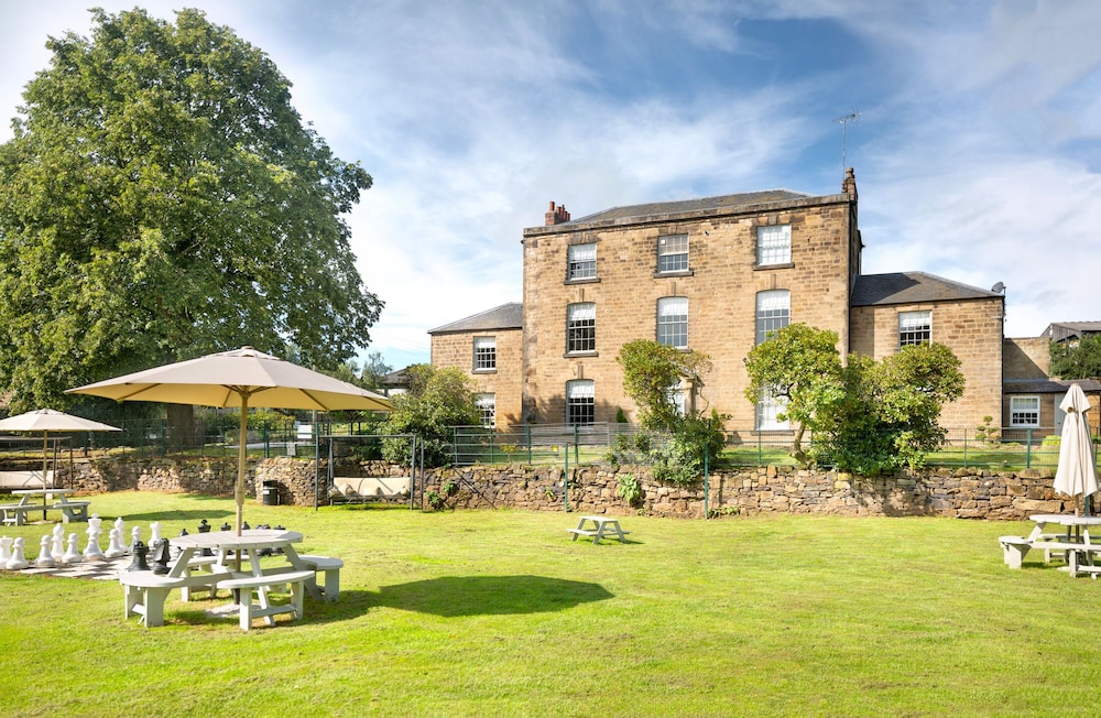 Oakerthorpe Holiday Village — 5-Star Luxury Hotel in Alfreton, United Kingdom