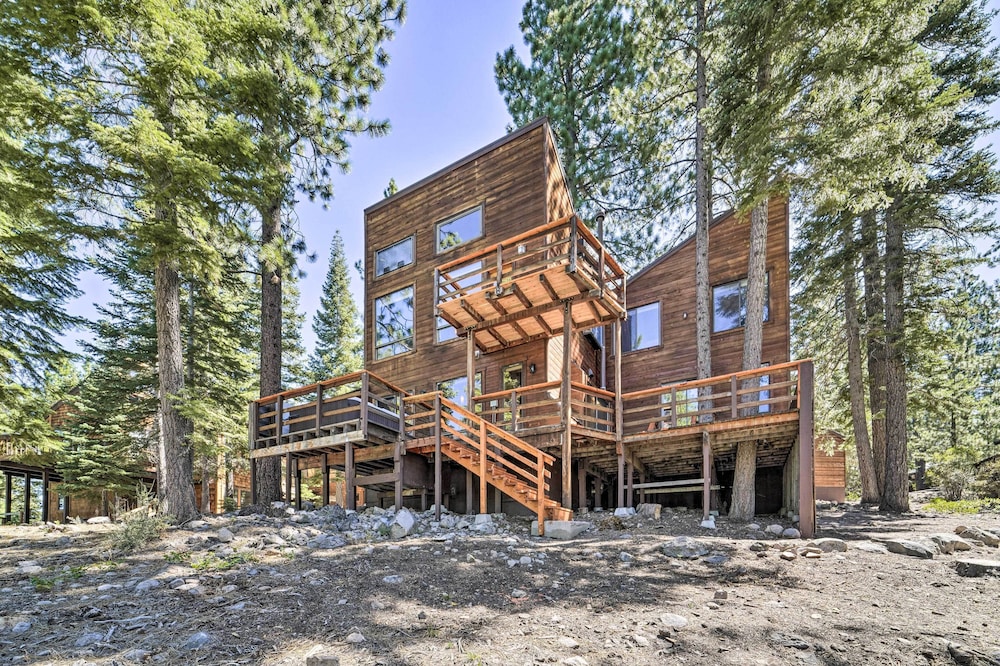 Hot Tub & Ski Shuttle: Northstar Resort House - photo 2