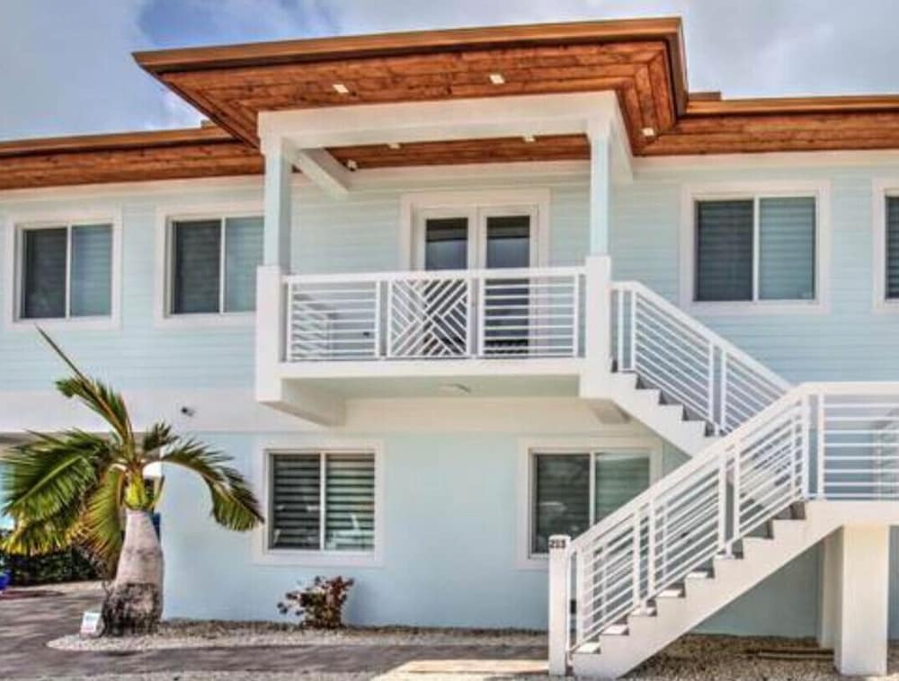 Coastline Marine Extremes Chilln in Marathon, United States