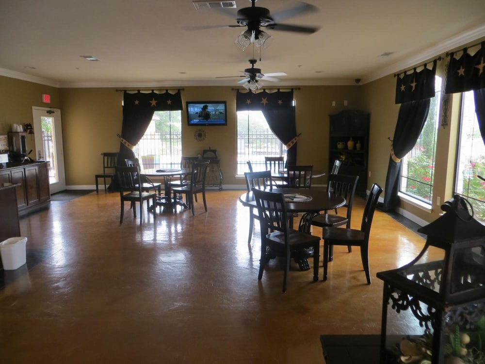 Black Gold Inn - photo 35