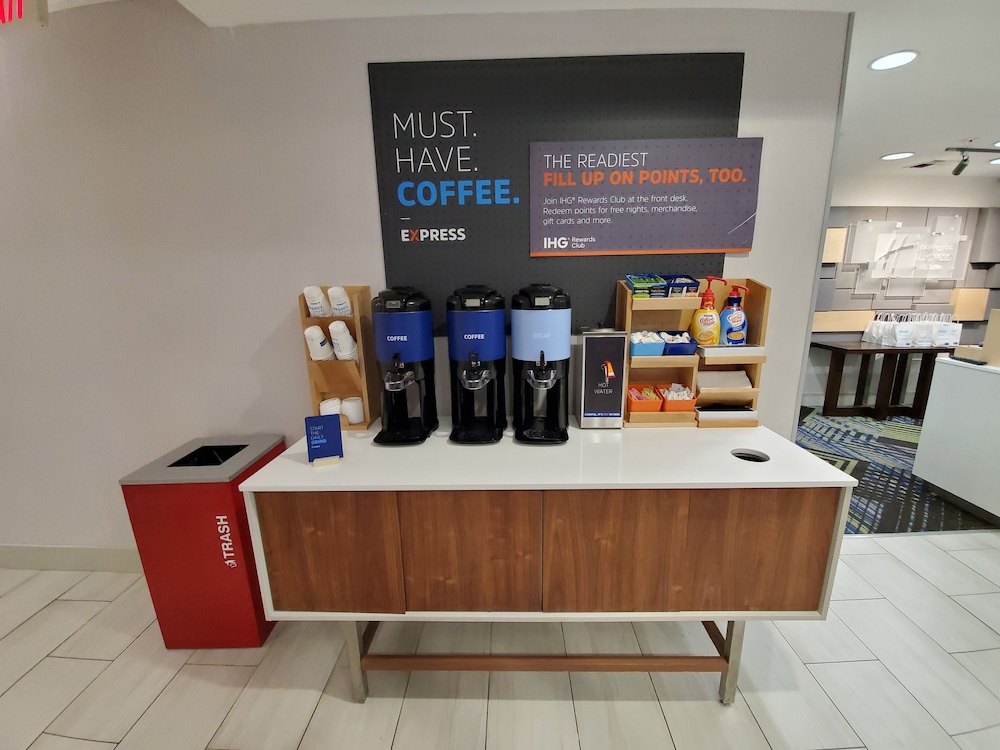 Holiday Inn Express & Suites Seattle North Lynnwood by IHG - photo 14