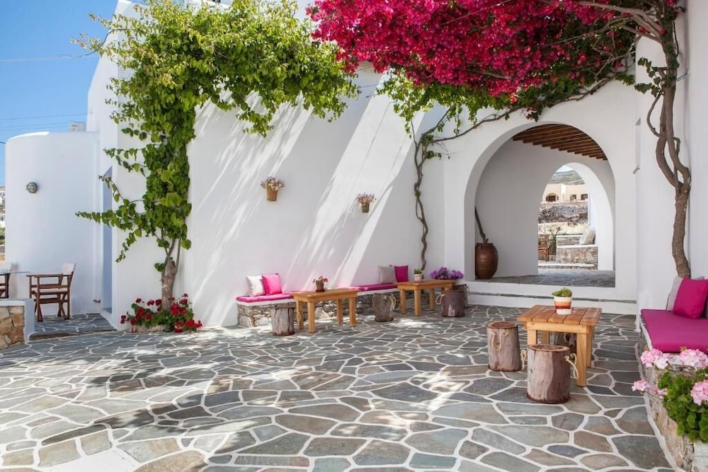 Aegeo Hotel in Folegandros, Greece