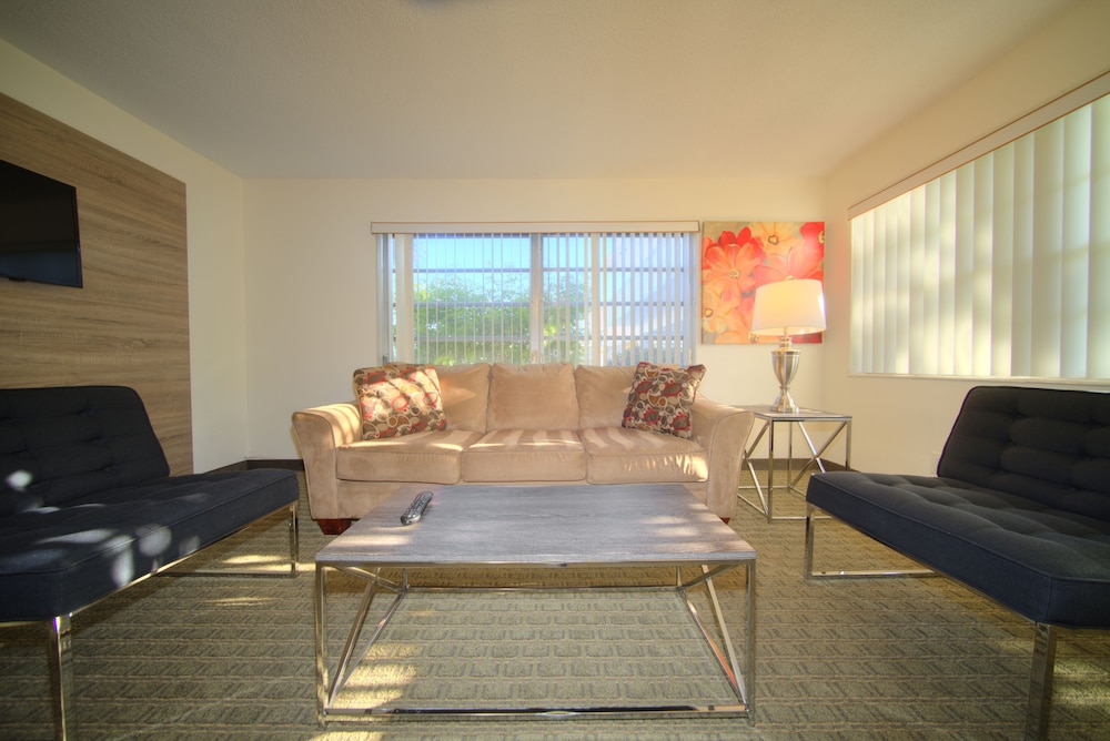 Club Lux Resort By the Beach - photo 26