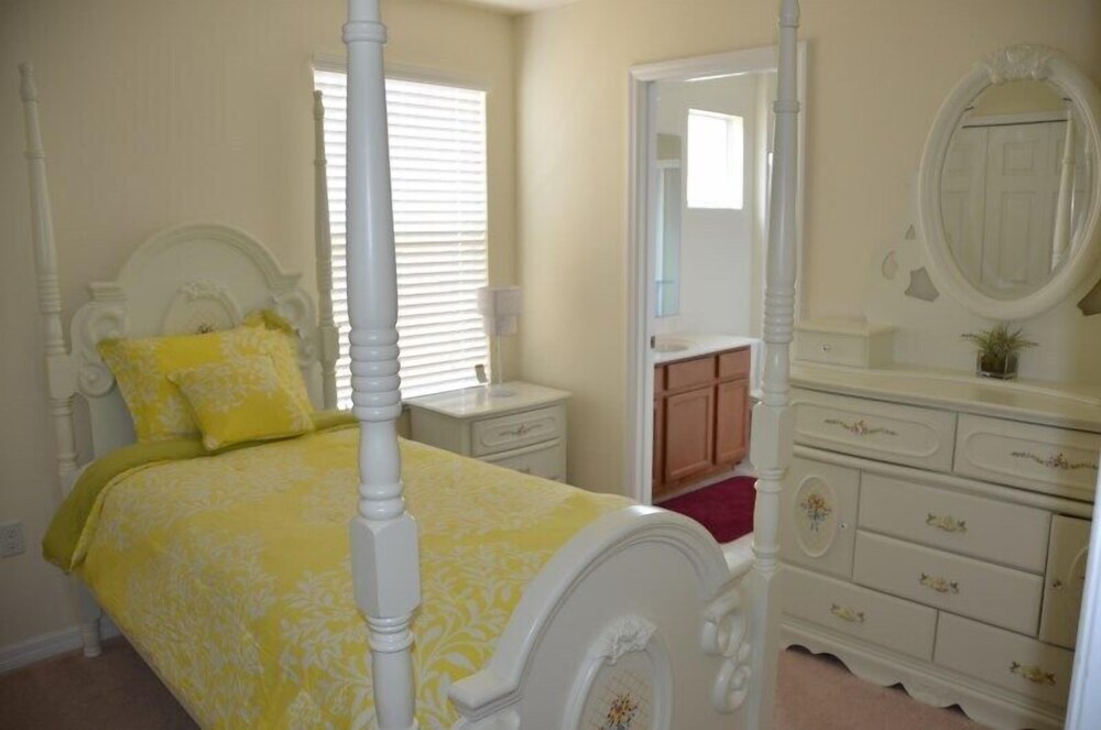 Bella Vida Resort by Fidelity Vacation Homes - photo 3