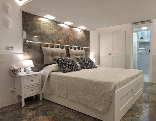 Casa San Felice — 4-Star Luxury Hotel in Naples, Italy