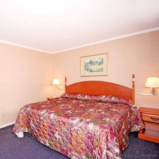 Regency Inn & Suites Greensboro - photo 6