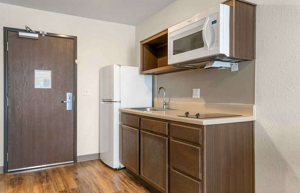 Extended Stay America Suites Detroit Rochester Hills - photo 31