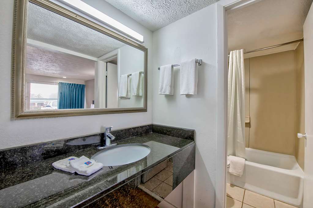 Motel 6 Byron GA - photo 20