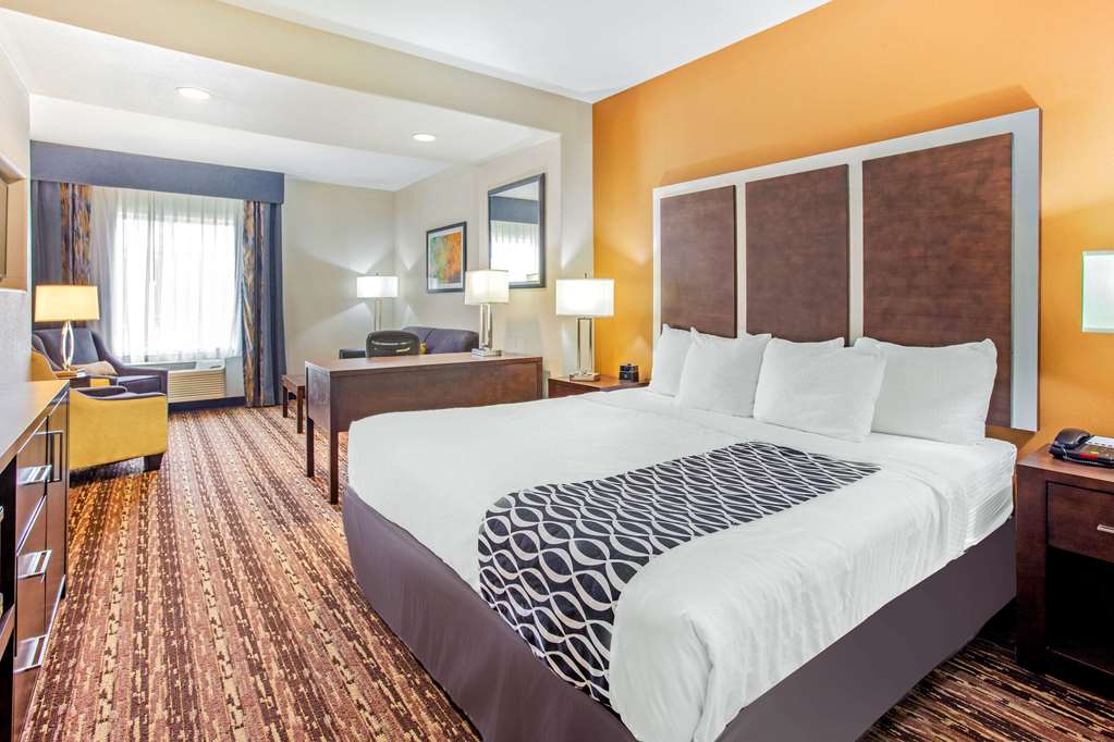 La Quinta Inn & Suites by Wyndham Gonzales TX - photo 18