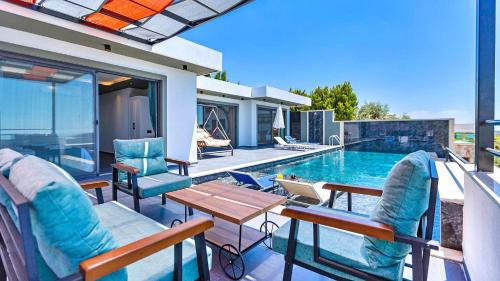 2 Bedroom Luxury villa in Uzumlu — 4-Star Luxury Hotel in Kalkan, Turkey
