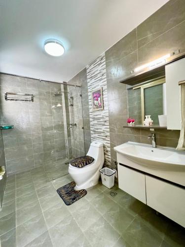 Luxury Elegant Furnished Apartment With Children Playing Ground Relaxing Rooftop With Amazing City Views Ample Parking Space And Proximity To Major Shopping Malls