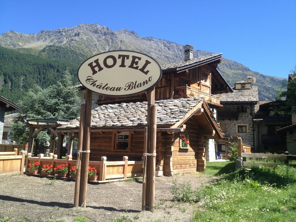 Relais Du Chateau Blanc — La Thuile