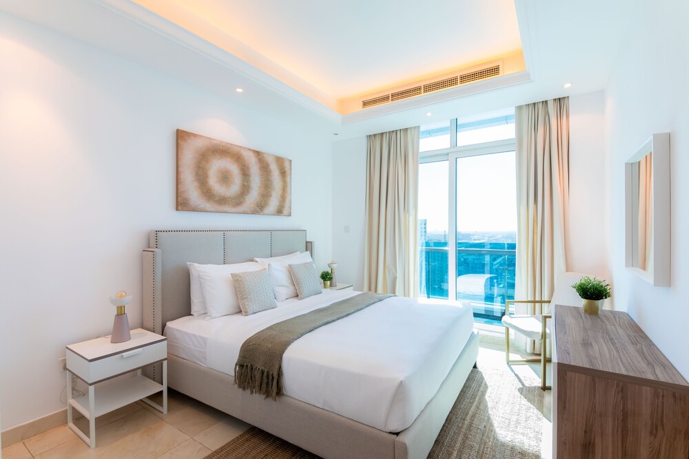 Maison Privee Orra Marina — 5-Star Luxury Hotel in Dubai, United Arab Emirates