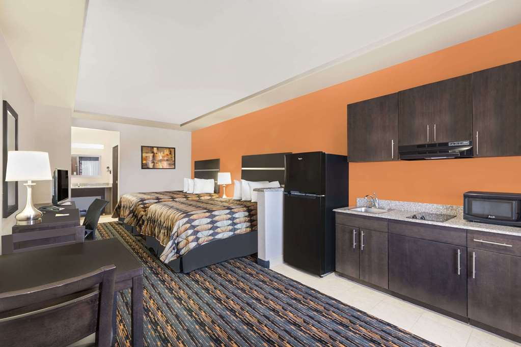 Days Inn by Wyndham Dilley - photo 11