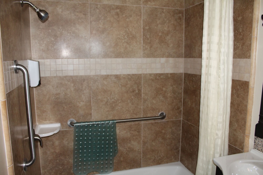 Riverside Inn & Suites Santa Cruz - photo 48