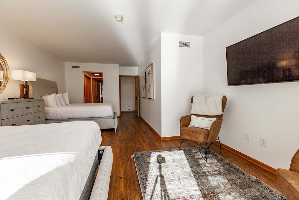 The Caledonian by All Seasons Resort Lodging - photo 6
