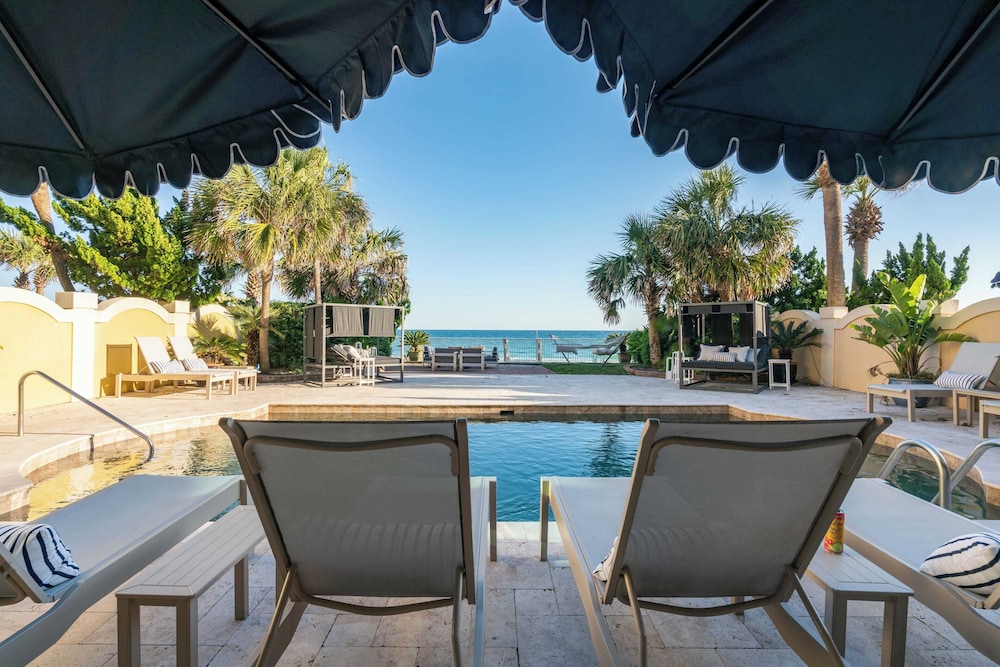 Promenade by Avantstay Beach Front Mansion w Breathtaking Views & Pool - photo 37