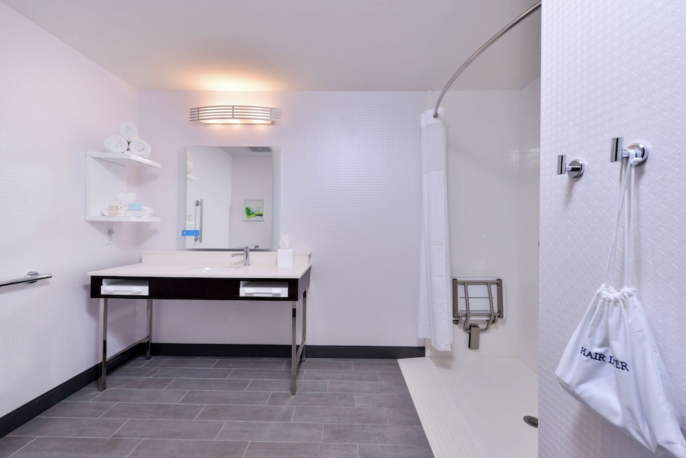 Hampton Inn & Suites Atlanta Marietta - photo 17