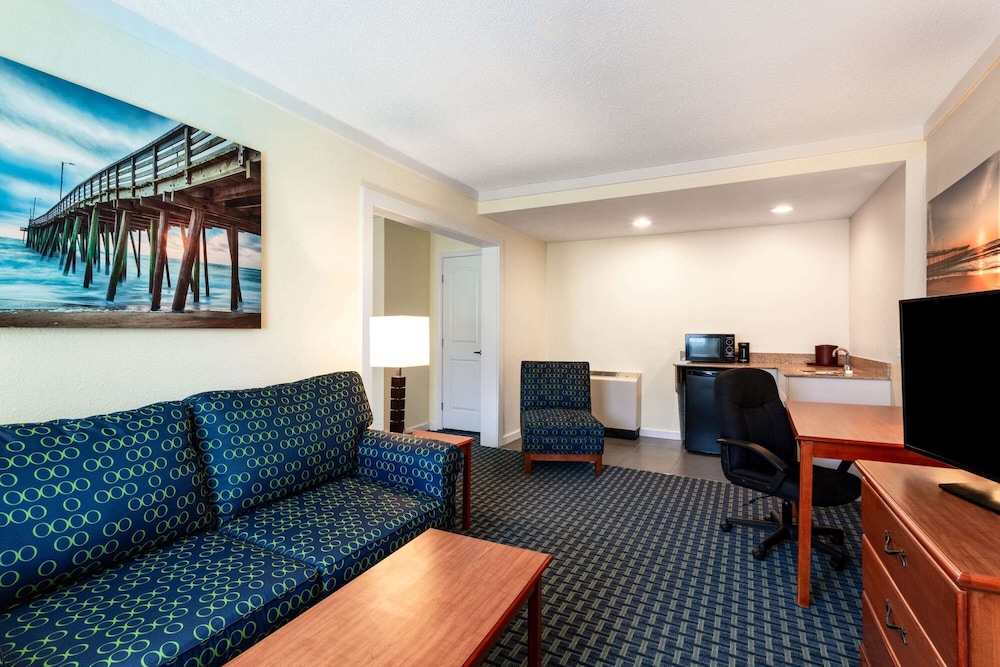 Ramada by Wyndham Virginia Beach - photo 9