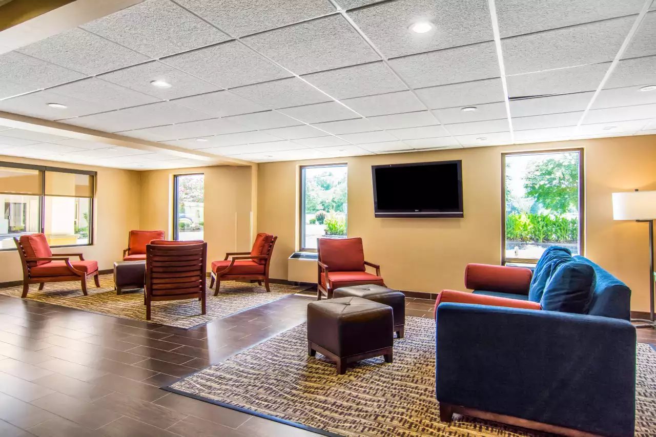 Comfort Inn Newport News Williamsburg East - photo 3