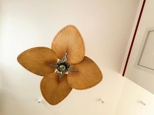 Chic Studio near Fabrika By Wehost