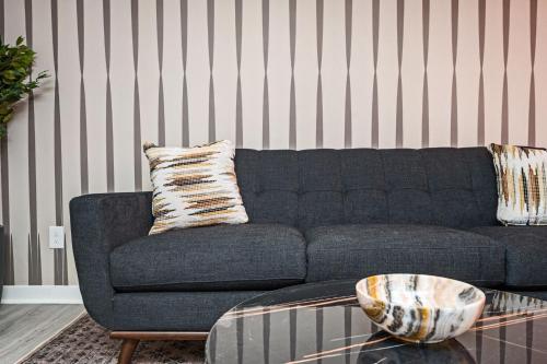 Vibrant 3BD in SylvanHills Near Southside Beltline — 4-Star Luxury Hotel in Atlanta, United States