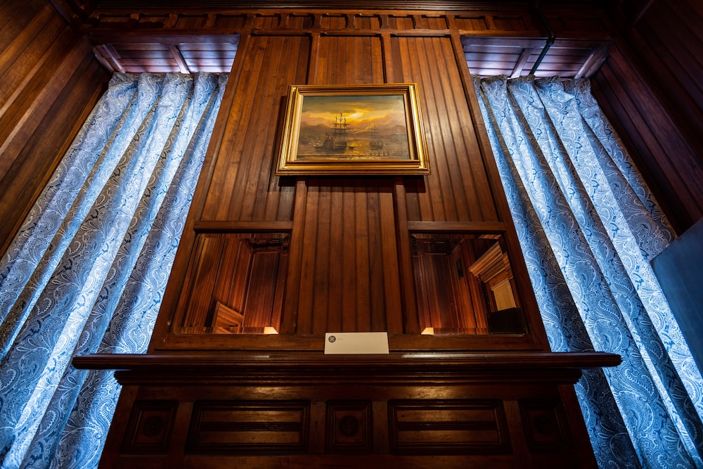 Traveler's Rest Hotel - photo 17