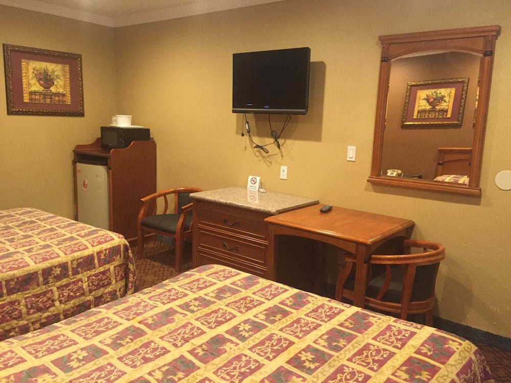 Beverly Inn - photo 14