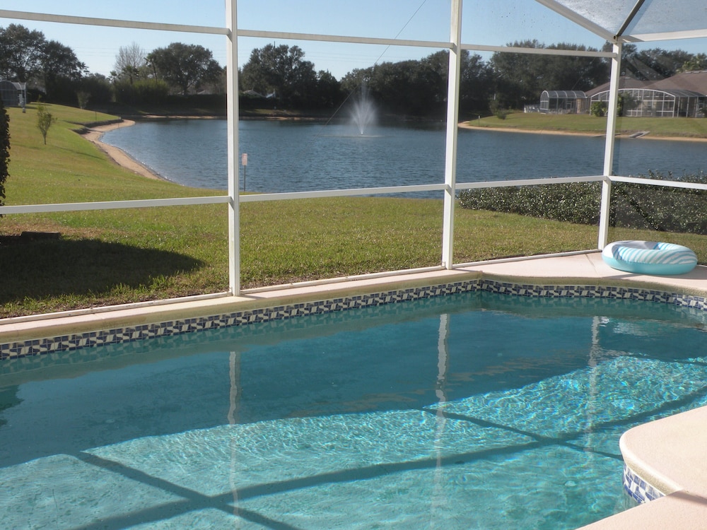 Lake View Villa 5 bed Sleeps 10 Near Disney — 4-Star Luxury Hotel in Davenport, United States