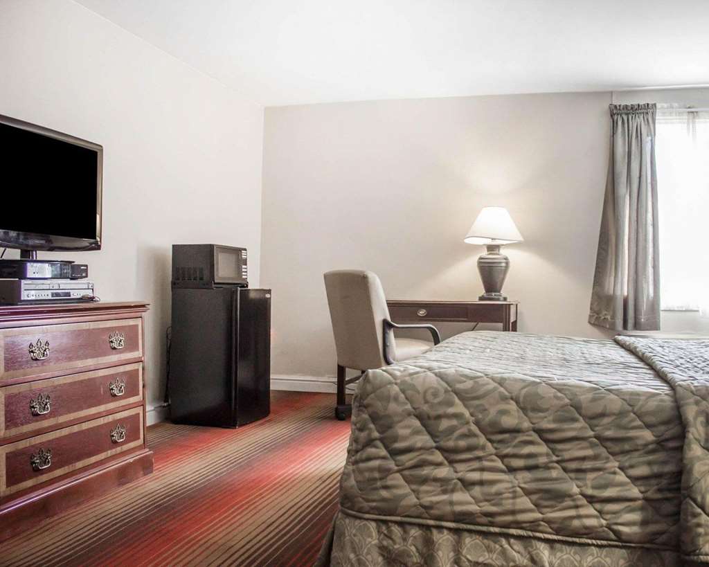 Rodeway Inn Huntington Station Melville - photo 18