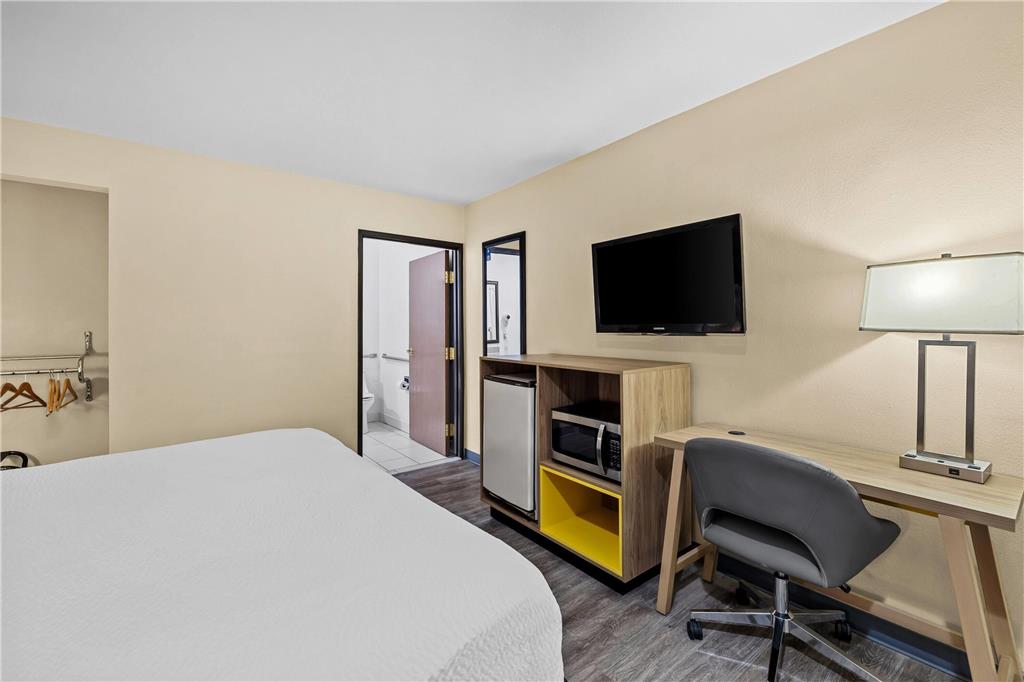 Days Inn by Wyndham Tucson Airport - photo 23