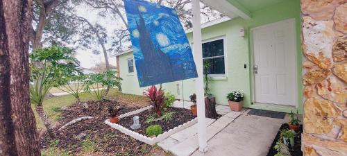 Sunny Days and Starry Nights — hotel in Pinellas Park