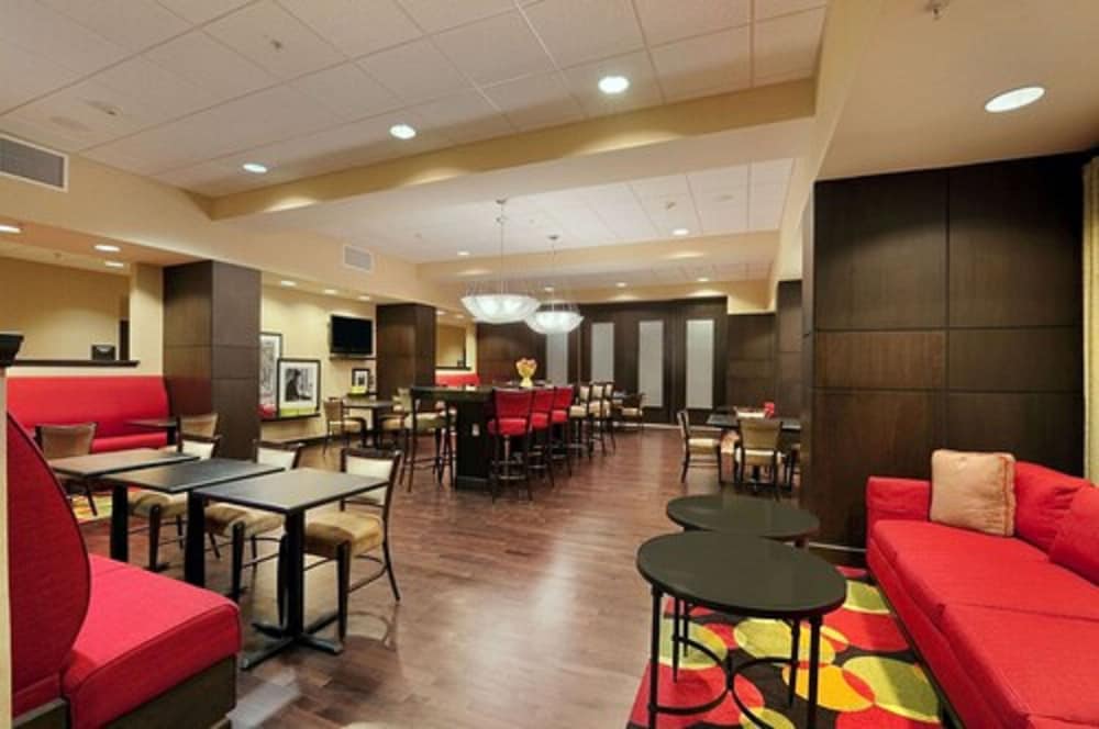 Hampton Inn Jacksonville Anniston Area - photo 7