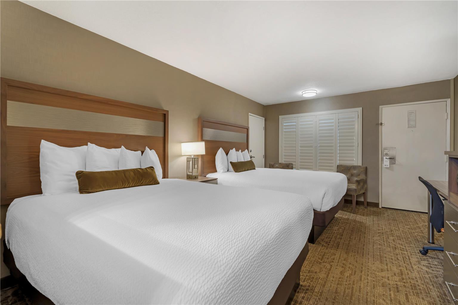 Best Western Plus Anaheim Inn - photo 11