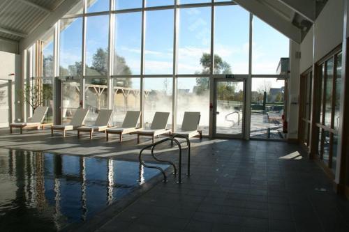 Blueberry Cottage Lower Mill Estate — 4-Star Luxury Hotel in Cirencester, United Kingdom
